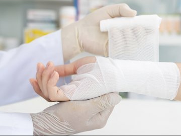 За вихідні у травмпункт луцької лікарні звернулися майже 60 людей