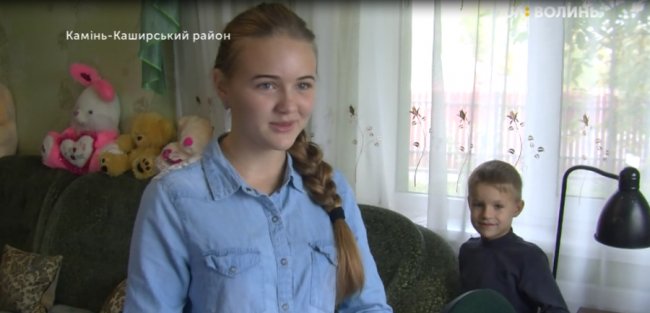 Скандальна волинська школа: батьки вийшли на акцію протесту. ВІДЕО