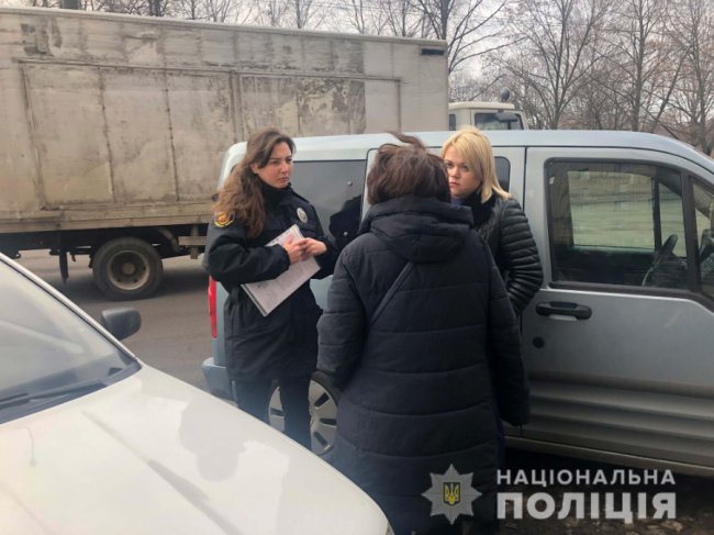 Допізна не забирала дитину зі школи: горе-матір «пропила» доньку