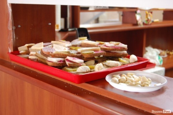 Волинська ОДА: ніч і ранок після штурму. ФОТО