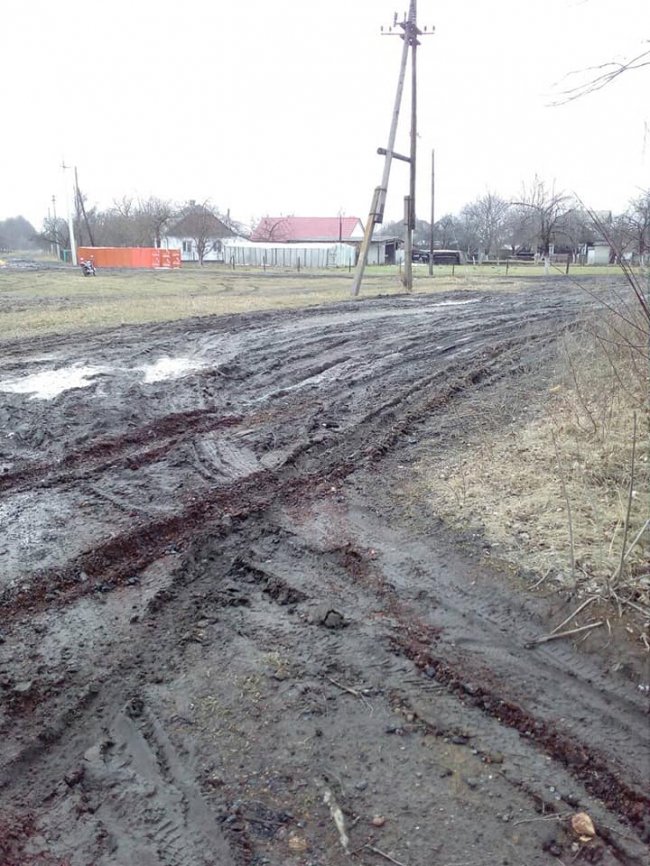 У волинському селищі відремонтували аварійну дорогу. ФОТО
