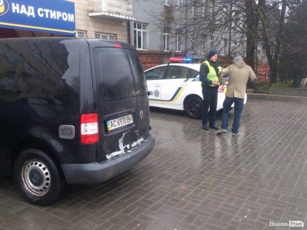 Аварія в Луцьку: передок BMW розтрощило