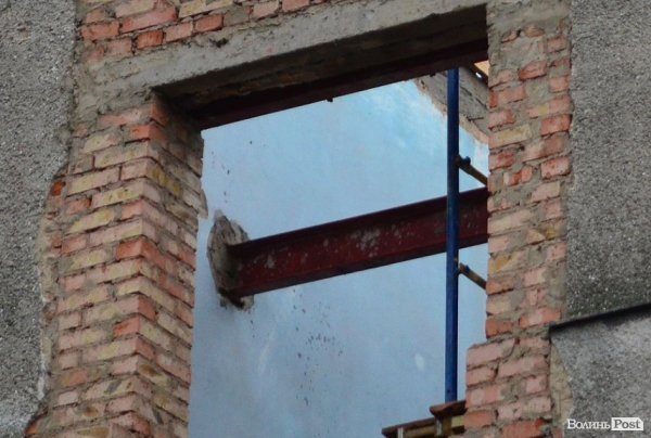 Як відбувається реконструкція луцького Будинку побуту. ФОТО