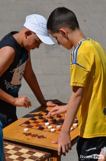 У Луцьку відзначили День молоді та День Конституції. ФОТО