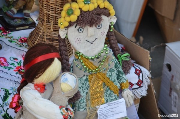 У Луцьку відзначили День молоді та День Конституції. ФОТО