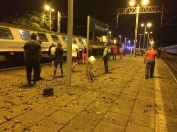 У Польщі зіткнулись два потяги:  понад 20 осіб постраждало