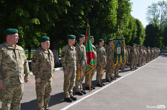 Оркестр, квіти і нагороди: у Луцьку «зелені берети» святкують професійне свято. ФОТО