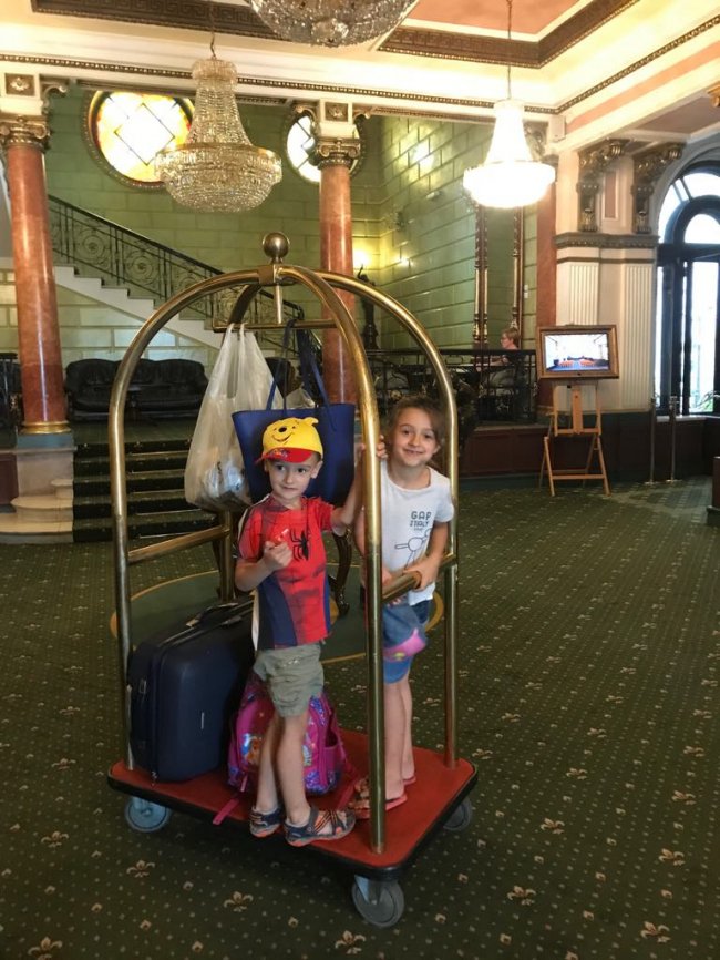 Син та донька Юлії Вусенко в Одесі