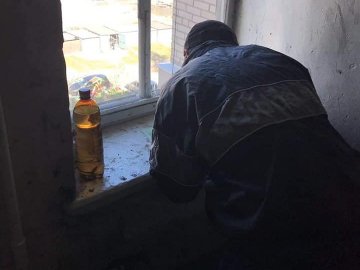 У Луцьку на одній із вулиць спіймали чоловіка, який продавав сурогат 