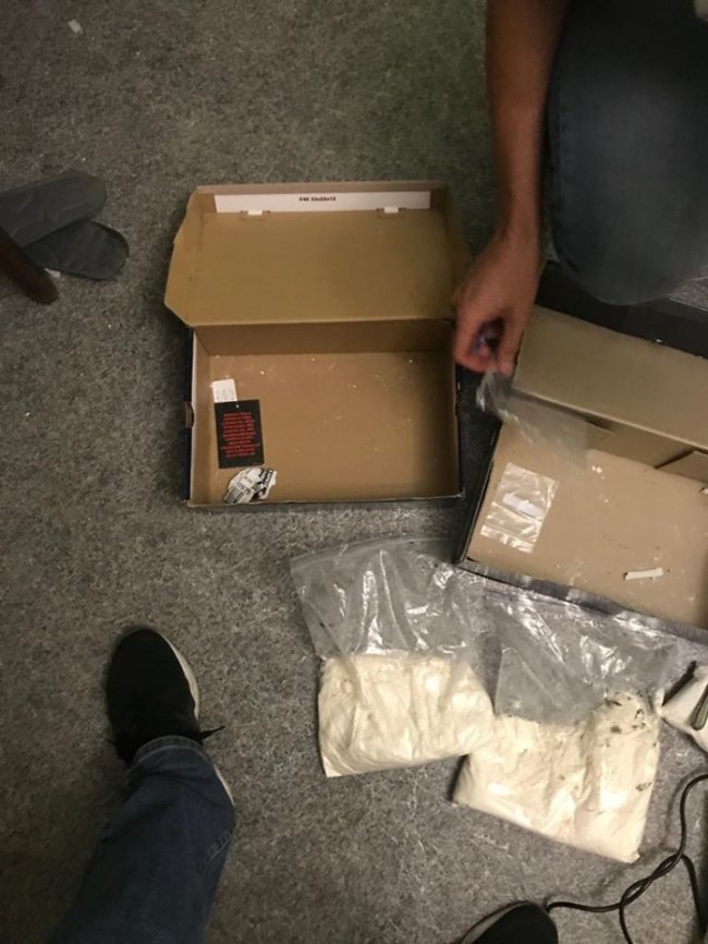 Луцькі поліцейські спіймали наркодилера-оптовика: деталі. ФОТО