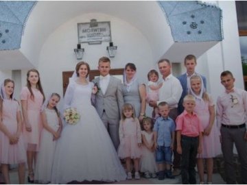 Подружжя з Волині має 13 дітей і вважає їх великим подарунком