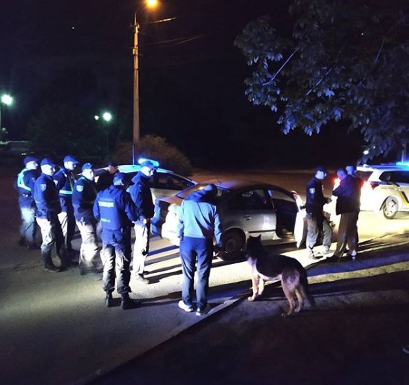 У Луцьку п'яний водій пошкодив паркан та влетів у авто патрульних. ФОТО