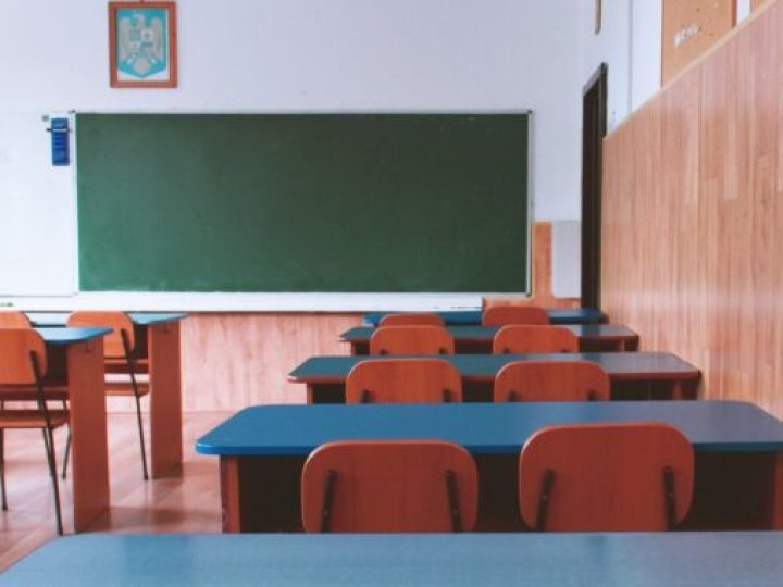 Очне навчання і гібридні формати: як працюють школи Волині та скільки з них мають укриття