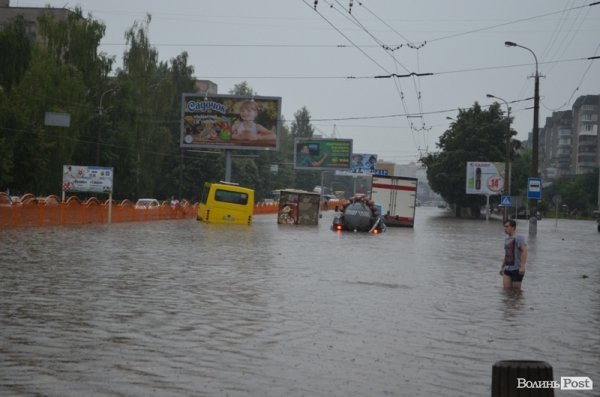 Як топило спальні райони Луцька. ФОТО
