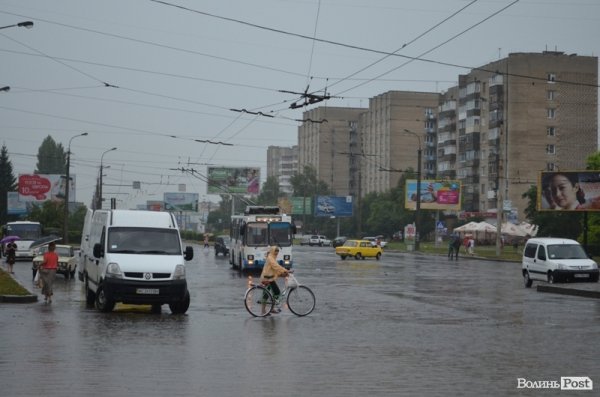 Як топило спальні райони Луцька. ФОТО
