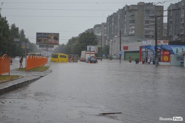 Як топило спальні райони Луцька. ФОТО