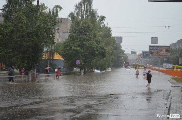 Як топило спальні райони Луцька. ФОТО