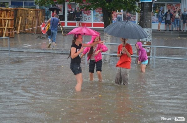 Як топило спальні райони Луцька. ФОТО