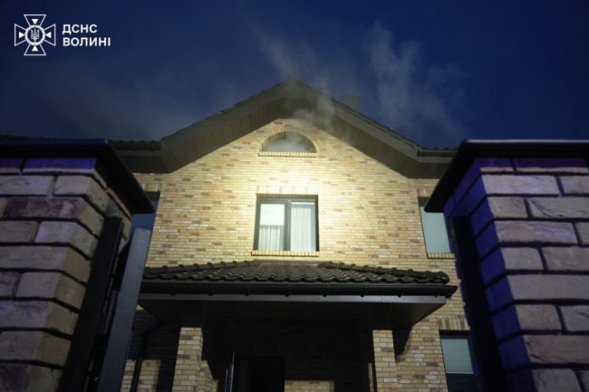 У селі під Луцьком горів будинок. ФОТО