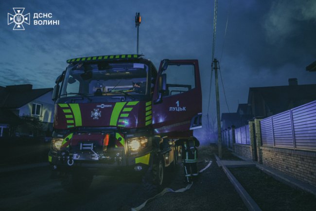 У селі під Луцьком горів будинок. ФОТО
