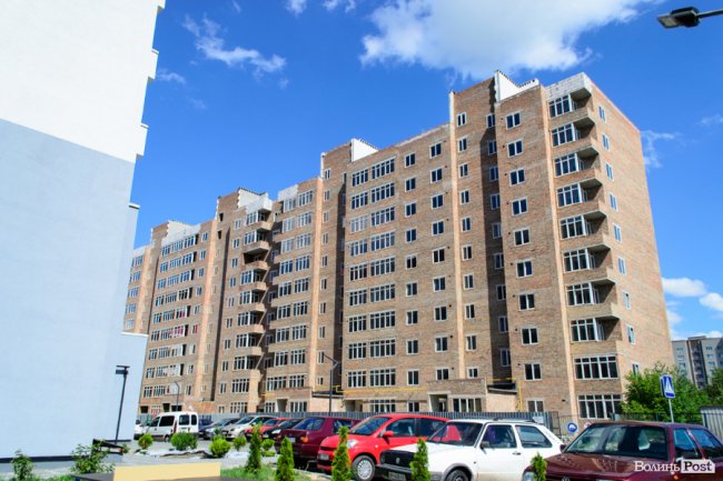 Будівництво триває: як у Луцьку «розростається» яскравий ЖК «Caramel Residence». ФОТО*