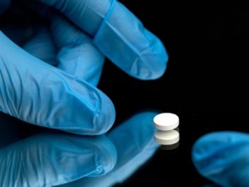 В Україні дозволили ще один препарат, яким лікуватимуть короновірус