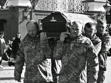 У Луцьку попрощалися з Героєм Валерієм Кужелюком. ФОТО