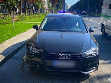 Скоїв аварію та втік: у Луцьку троє чоловіків допомогли патрульним спіймати п'яного водія