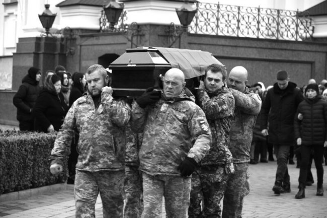 Знову біль і смуток: у Луцькій громаді попрощалися із Героєм Миколою Чусом