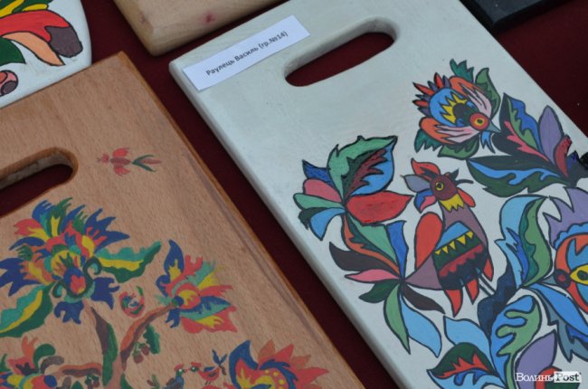 Від мініатюрних тістечок до величезних гойдалок: у центрі Луцька – свято професійної освіти. ФОТО