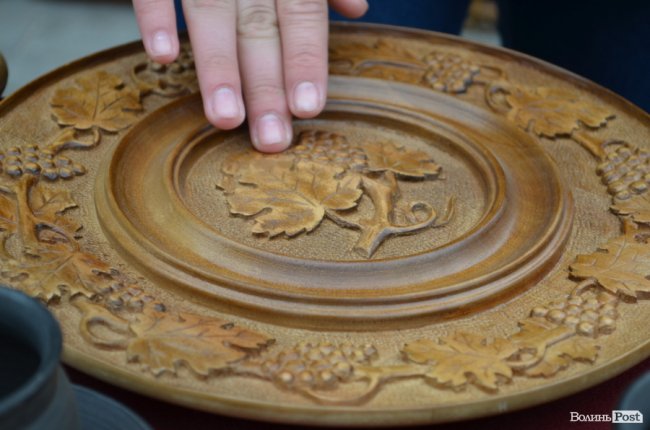 Від мініатюрних тістечок до величезних гойдалок: у центрі Луцька – свято професійної освіти. ФОТО