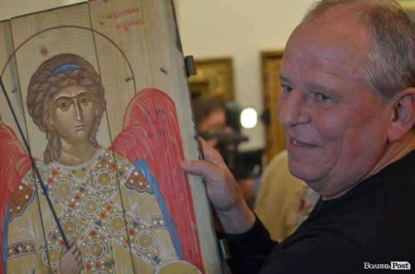 У Луцьку продавали ікони на потреби вояків АТО. ФОТО