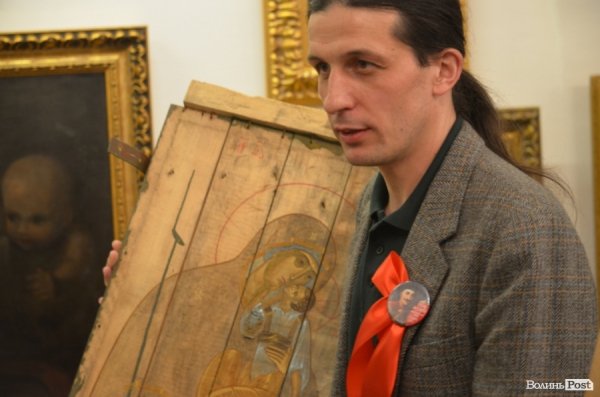 У Луцьку продавали ікони на потреби вояків АТО. ФОТО