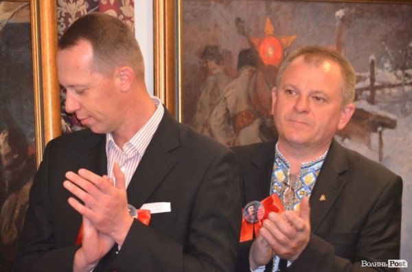 У Луцьку продавали ікони на потреби вояків АТО. ФОТО