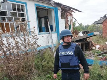 Журналіст відкрив спортзал у селищі за 6 кілометрів від Росії, аби врятувати газету від закриття