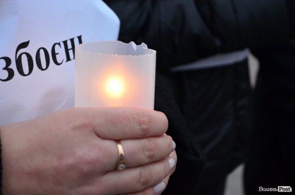 «НКВДисти-охоронці хліба» в Луцьку нагадують про голодомор. ФОТО 