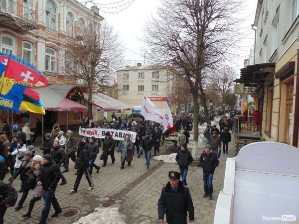 Майдан у Луцьку: Віче і хода на ДПЗ. ФОТО