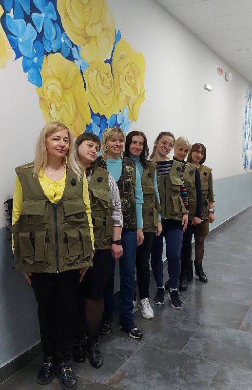 «Спочатку ми купили оверлок». Як дві сільські школи на Волині стали шити військову амуніцію