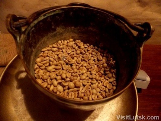 Лучанам розповіли, чому «стріляє» кава. ФОТО