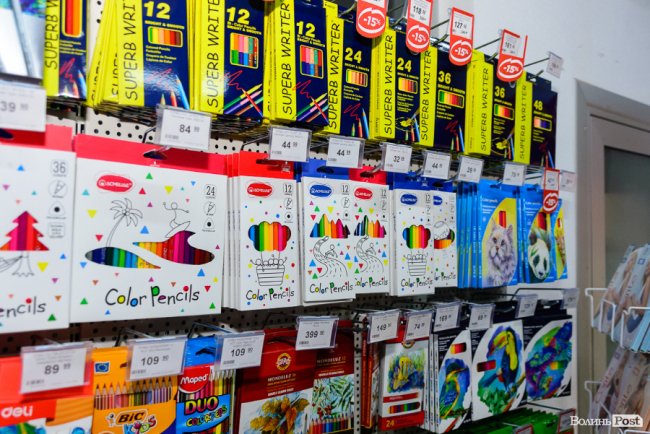 Безпрограшна лотерея і знижки: «Офіс Центр» у Луцьку три дні святкуватиме третю річницю. ФОТО*