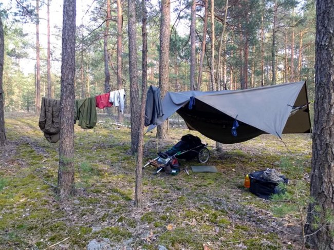 «Автомобілі їдуть повільніше, ніж я йду», – голландський мандрівник про волинські дороги. ФОТО