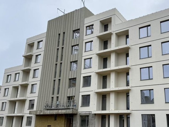 На Волині зводять два будинки для 104 сімей переселенців