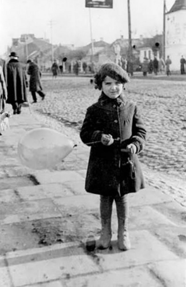 Вбрання дітей з Волині у міжвоєнний період. РЕТРОФОТО 