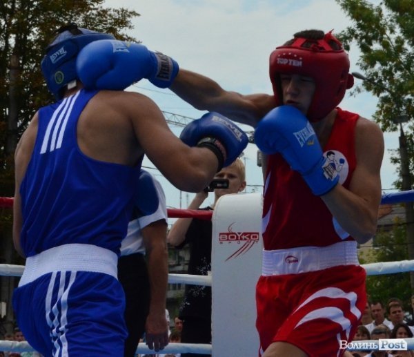 У Луцьку думали, билися і мірялися. ФОТО