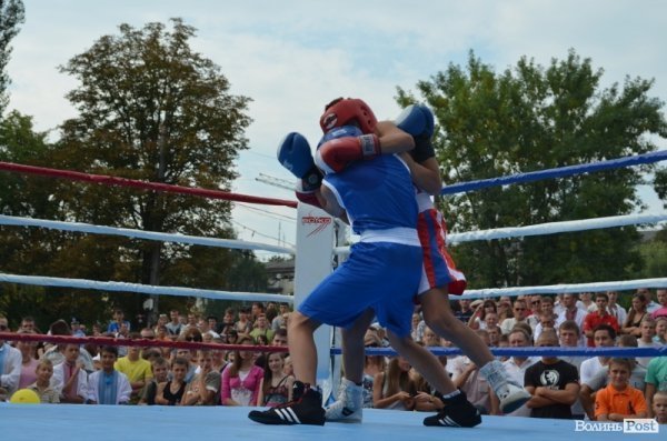 У Луцьку думали, билися і мірялися. ФОТО
