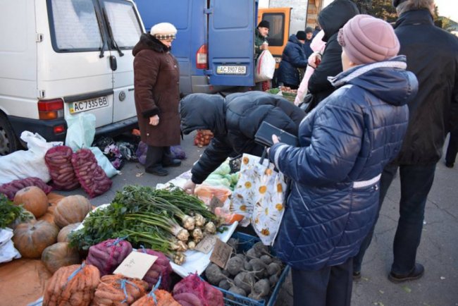 Цукор, риба і кролі: у волинському райцентрі влаштували ярмарок. ФОТО