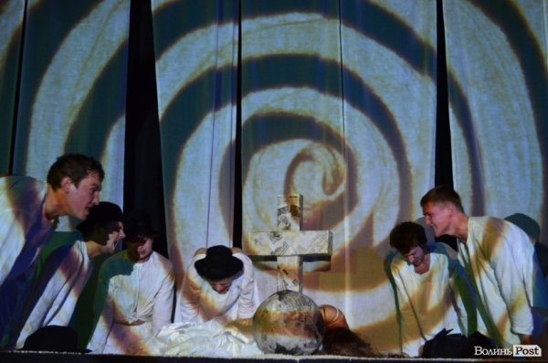 Театр «Гармидер» «збожеволів» на сцені. ФОТО  