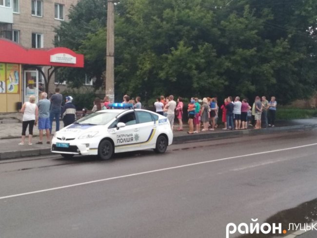 У луцькій багатоповерхівці спалахнула пожежа. ФОТО