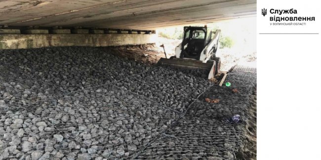 Показали, як на Волині ремонтують 54-метровий міст через річку Вижівка. ФОТО