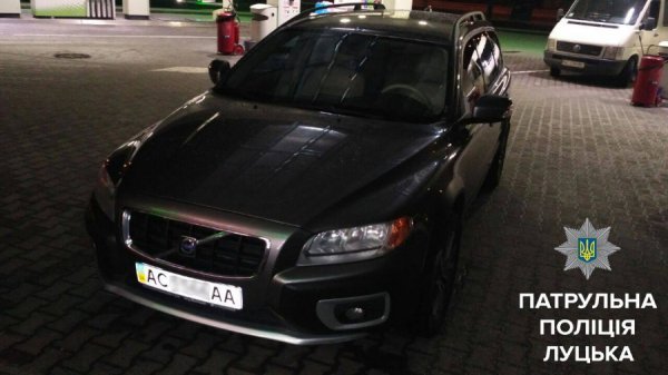 У Луцьку на заправці затримали «нардепа» із мисливським ножем 